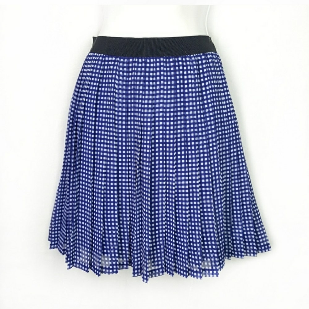 Armani Exchange mini skirt, size Small, short skirt.